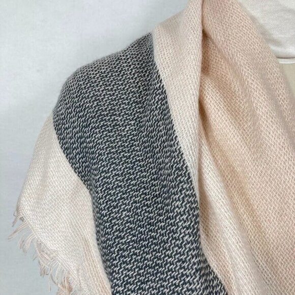 Soft Pink and Gray Triangle Large Plaid Frayed Edges Scarf Shawl Wrap - Picture 5 of 5
